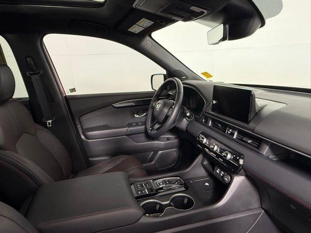 Used 2025 Honda Pilot Black Edition image 49