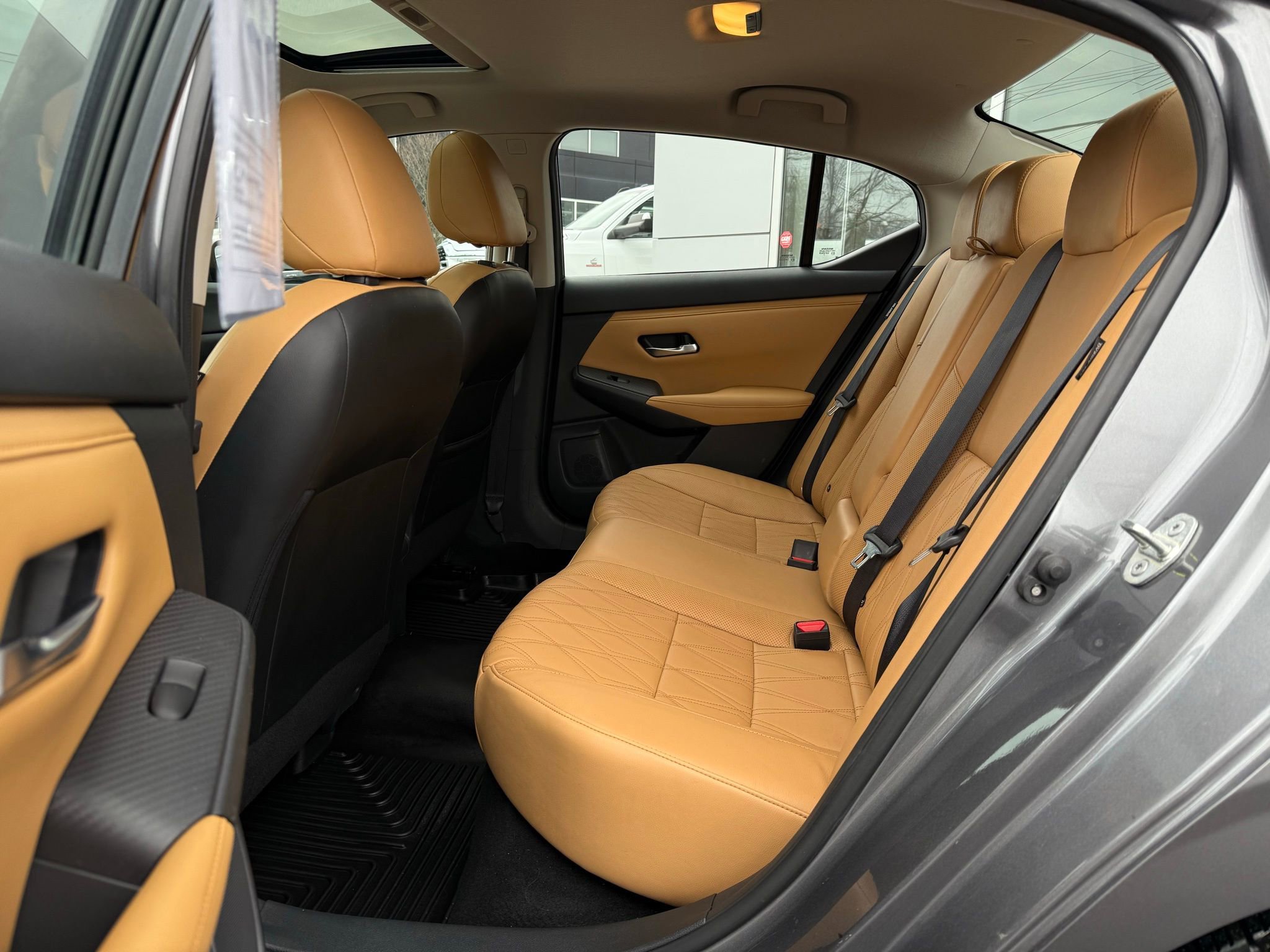 Used 2020 Nissan Sentra SV w/ SV Premium Package image 30