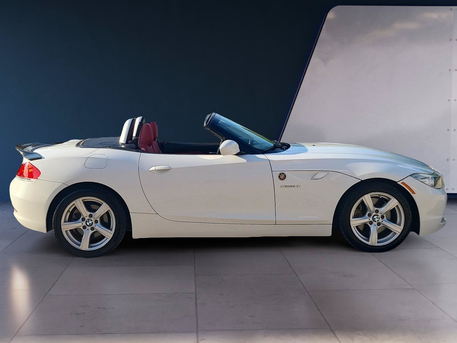 Used 2011 BMW Z4 sDrive30i RWD image 6