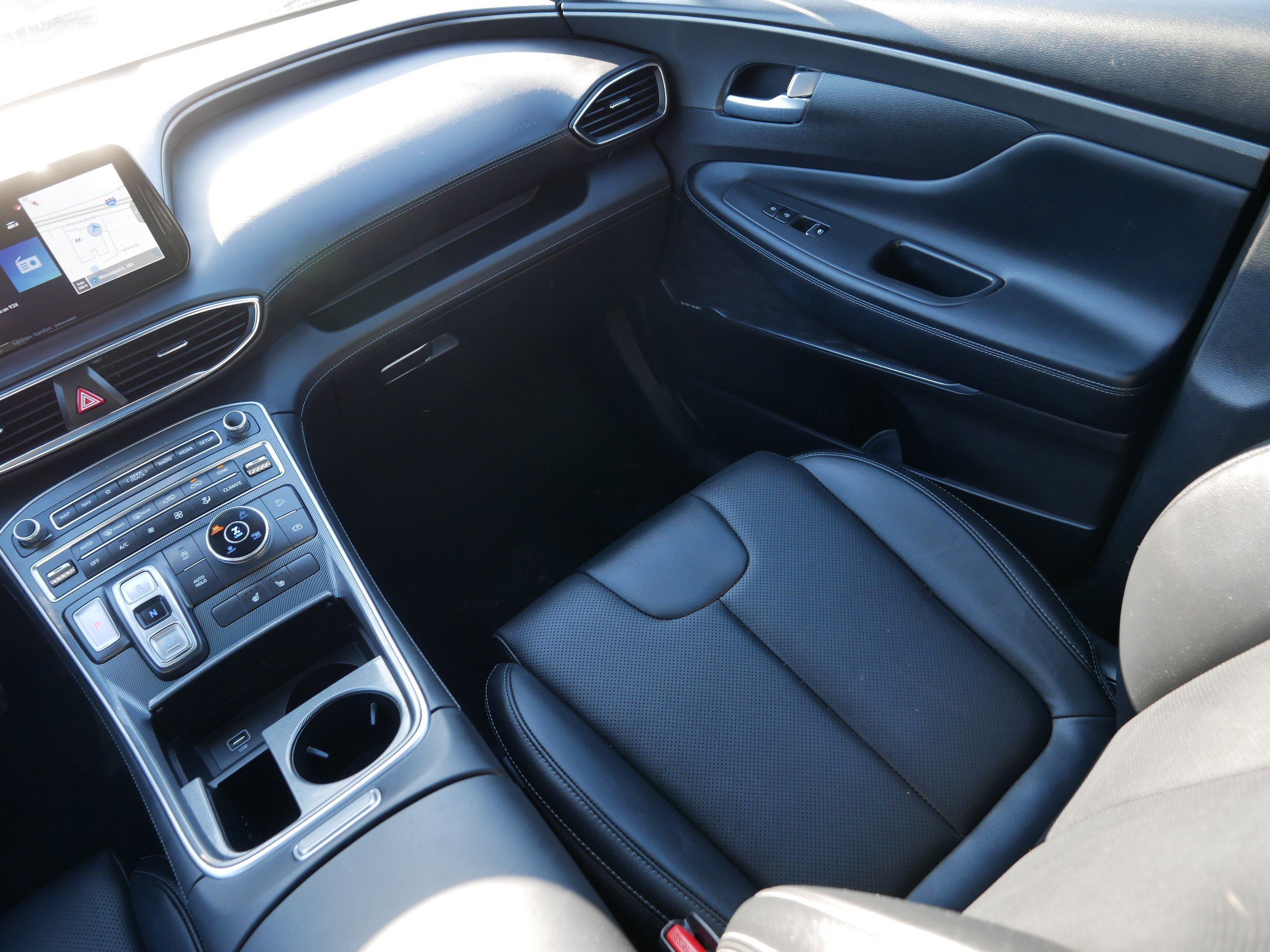 Certified 2023 Hyundai Santa Fe SEL w/ Premium Package image 11