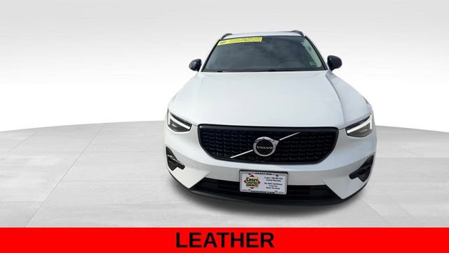 Used 2023 Volvo XC40 B5 Ultimate image 9