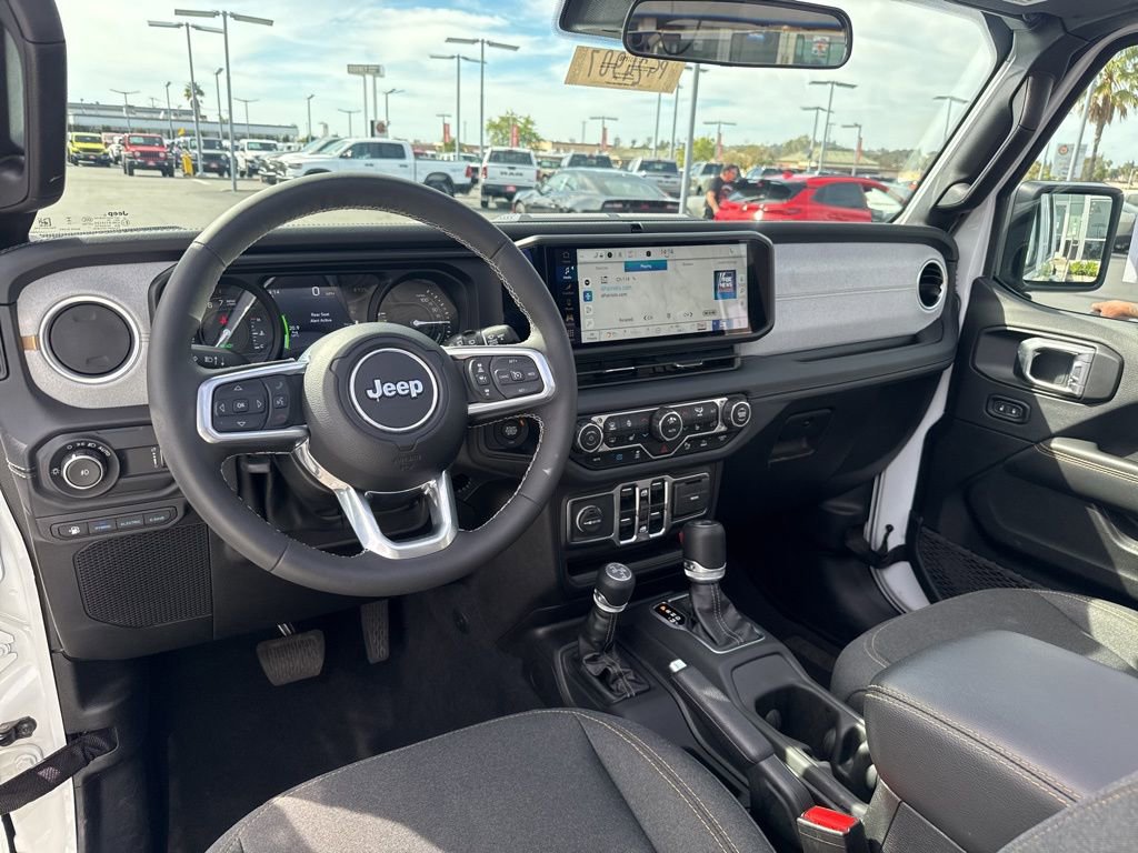 Certified 2025 Jeep Wrangler Unlimited Sahara w/ Safety Group image 19