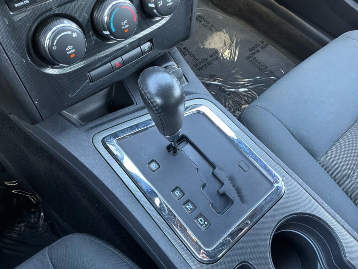 Used 2010 Dodge Challenger R/T w/ Sound Group RWD image 15
