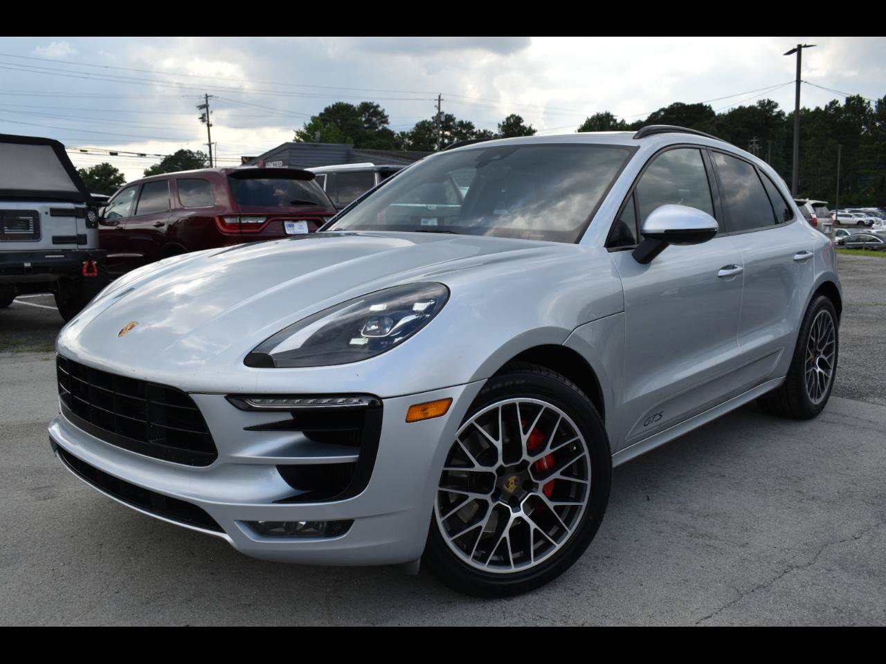 Used 2017 Porsche Macan GTS AWD/4WD image 1