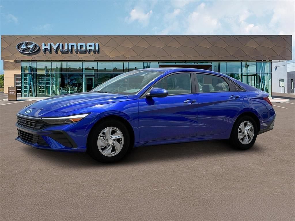 New 2025 Hyundai Elantra SE FWD image 2