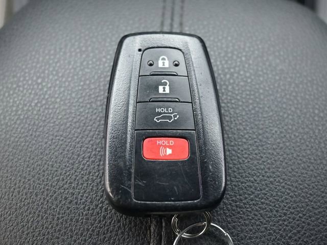 Used 2020 Toyota RAV4 XLE Premium image 18