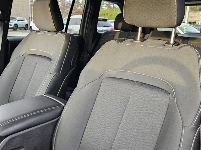 Used 2025 Jeep Grand Cherokee Laredo X image 14