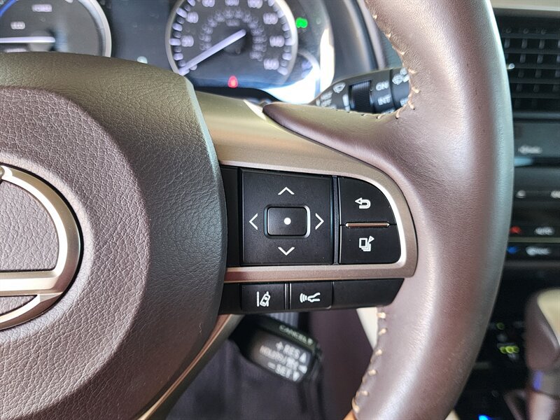 Used 2019 Lexus RX 450h AWD w/ Navigation Package image 38