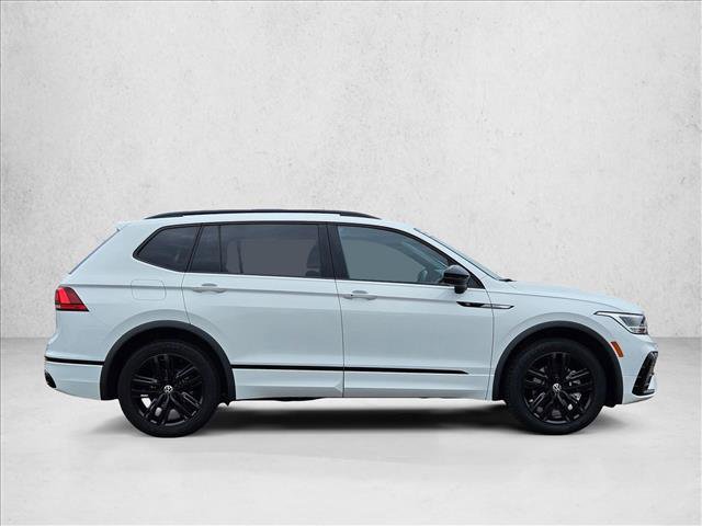 Used 2022 Volkswagen Tiguan SE R-Line FWD image 4