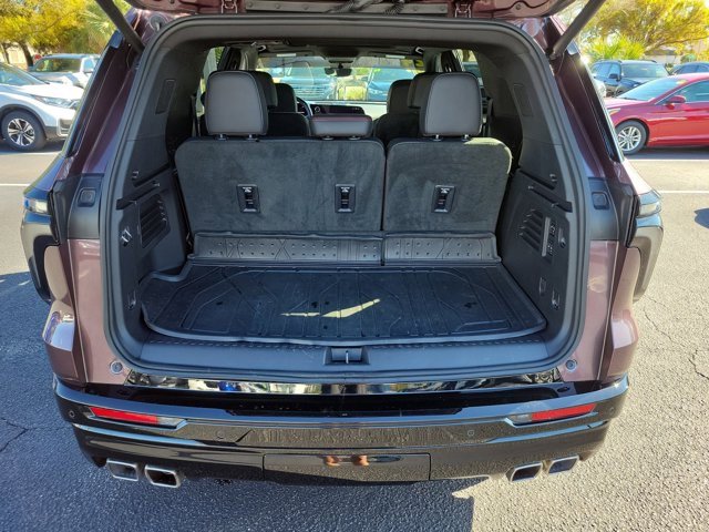 Used 2024 Chevrolet Traverse RS image 13