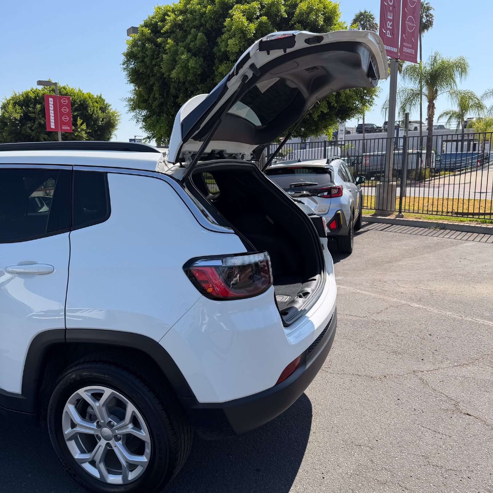 Used 2024 Jeep Compass Latitude AWD/4WD image 8