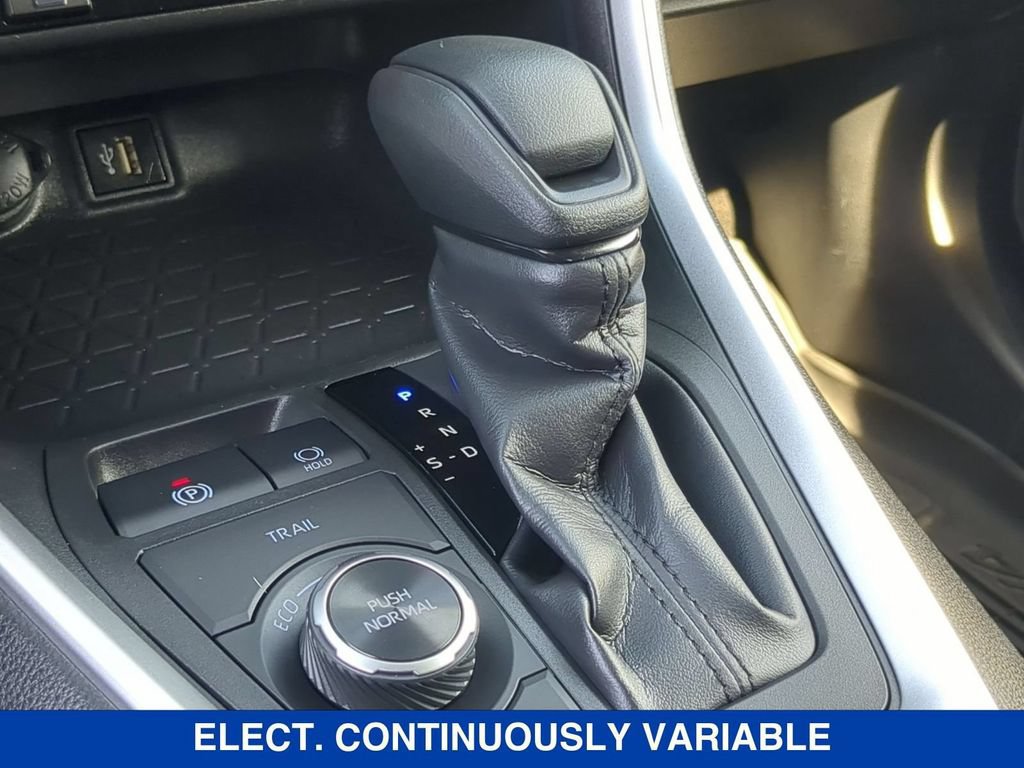 Used 2025 Toyota RAV4 XLE w/ Convenience Package AWD/4WD image 13