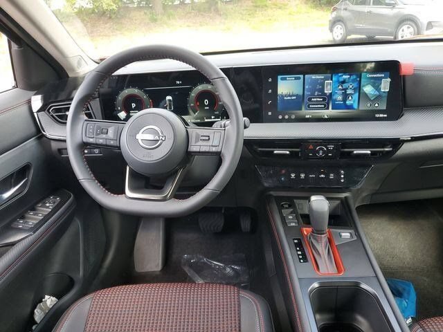 New 2026 Nissan Kicks SR FWD image 8