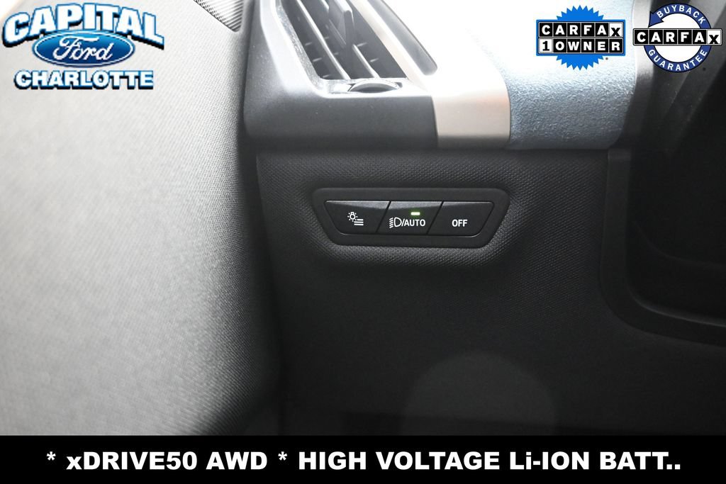 Used 2023 BMW iX xDrive50 w/ Sport Package AWD/4WD image 17