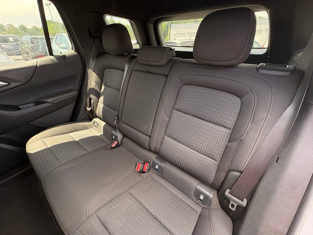 Used 2025 Chevrolet Equinox LT AWD/4WD image 25