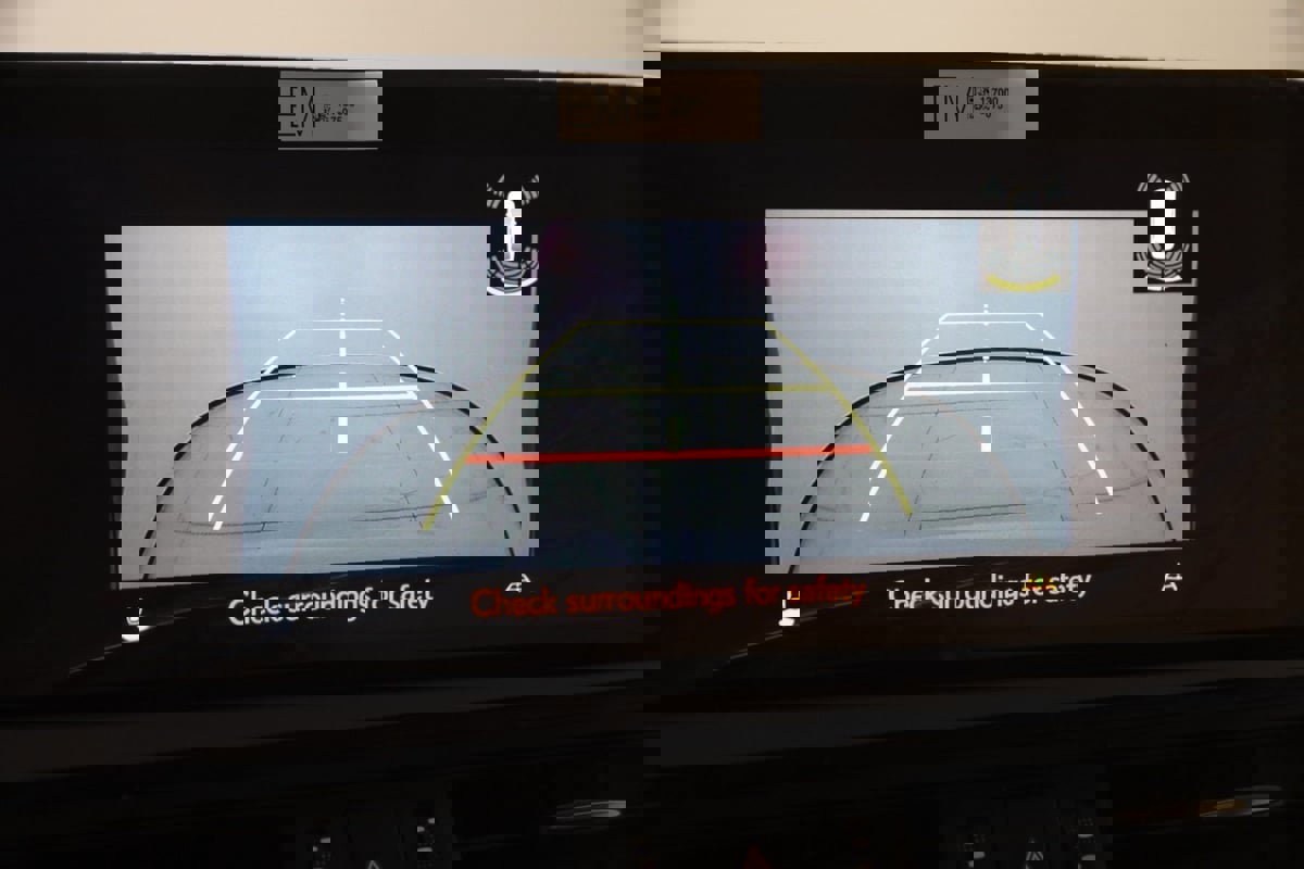 Used 2025 Lexus ES 300h F Sport w/ Accessory Package (Z1) image 10