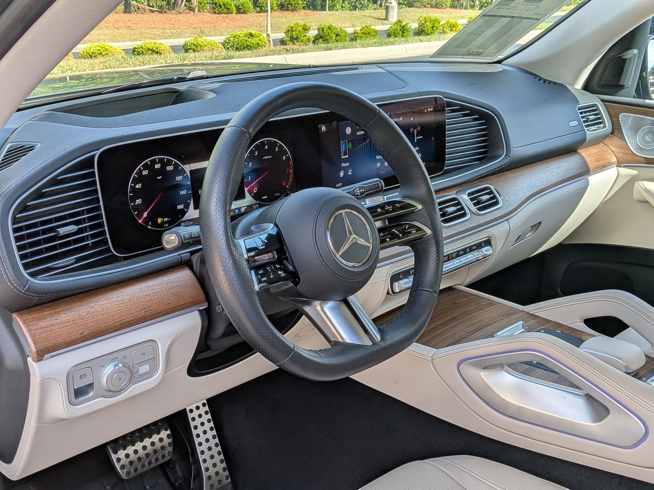 Certified 2025 Mercedes-Benz GLS 450 4MATIC image 12