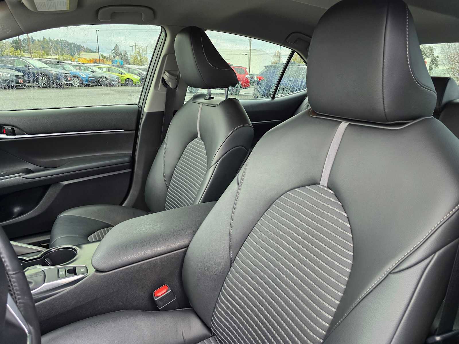 Used 2020 Toyota Camry SE image 22