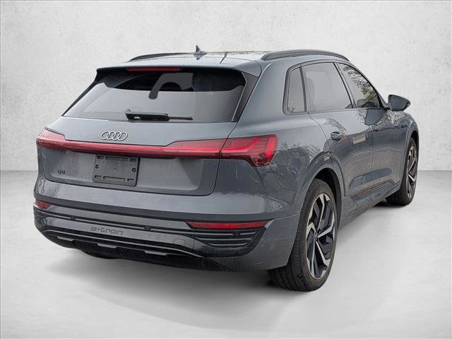 Used 2024 Audi Q8 e-tron Premium Plus w/ Premium Plus Package image 3