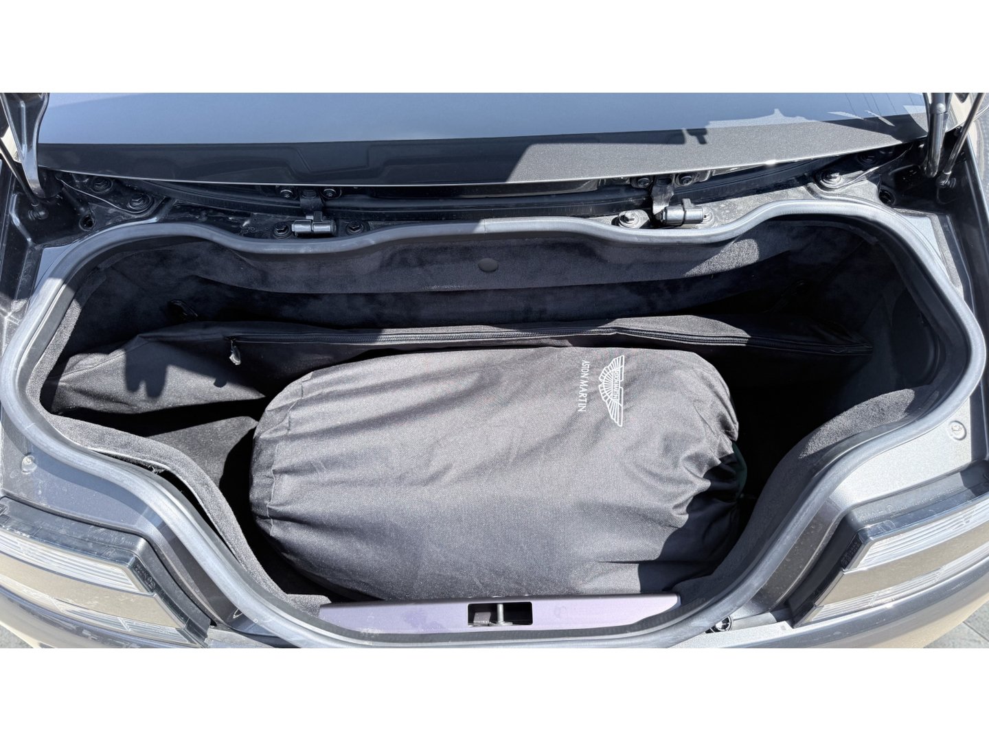 Used 2015 Aston Martin V12 Vantage S RWD image 13