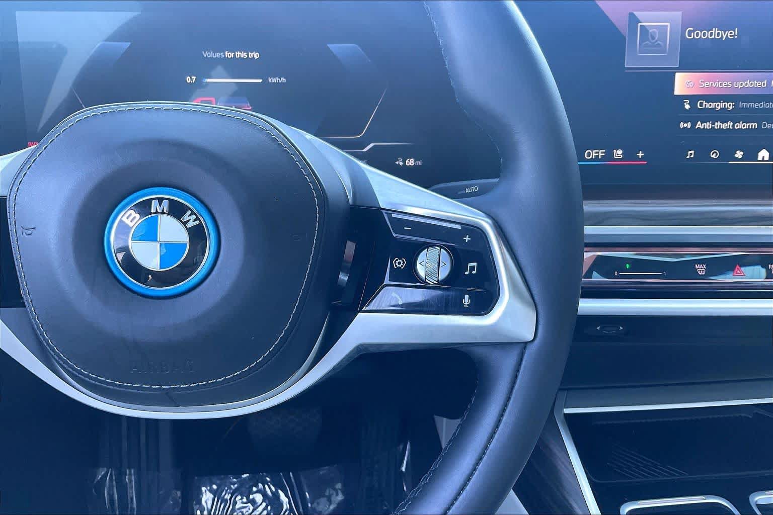 Used 2023 BMW i7 xDrive60 AWD/4WD image 24