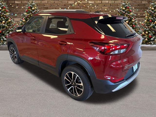 Used 2025 Chevrolet TrailBlazer LT image 3