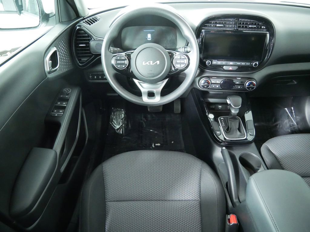 Certified 2023 Kia Soul S image 20