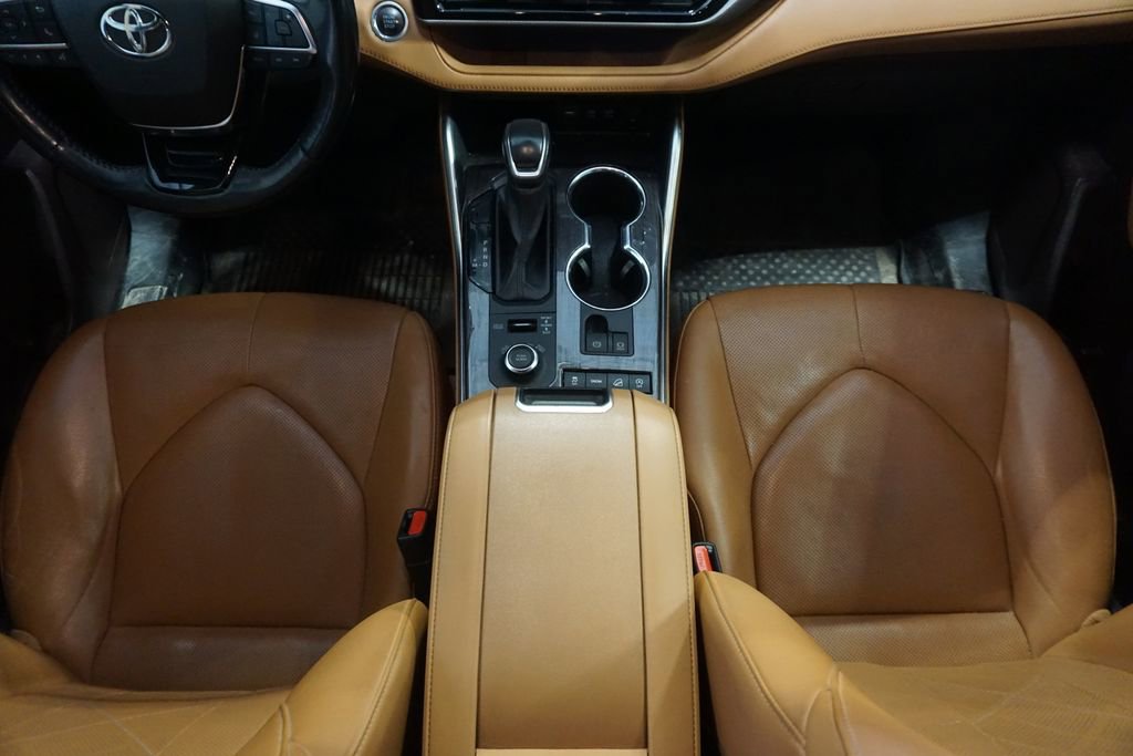 Used 2020 Toyota Highlander Platinum image 30