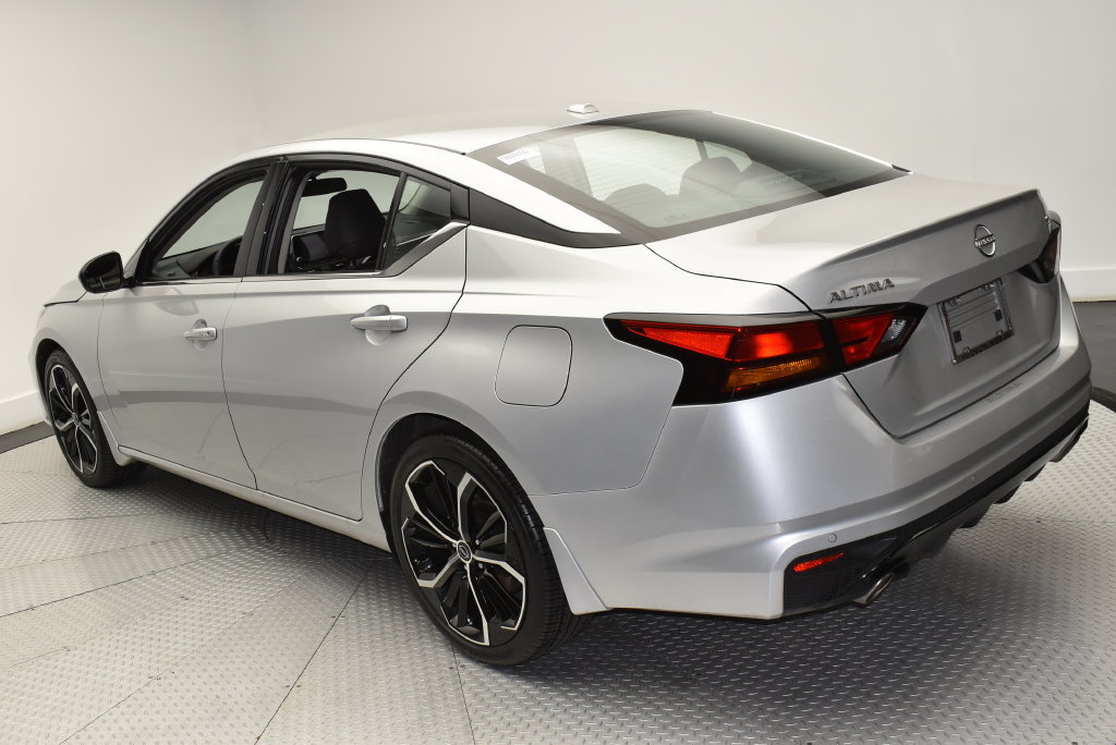 Used 2025 Nissan Altima 2.5 SR FWD image 7