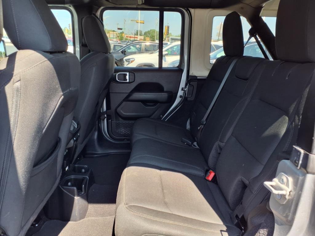 Used 2020 Jeep Wrangler Unlimited Sahara w/ Uconnect 4C Nav & Sound Group image 5
