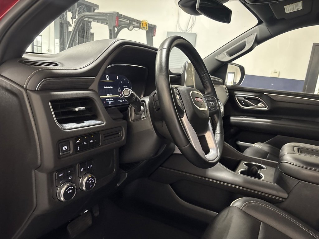 Used 2024 GMC Yukon SLT image 11