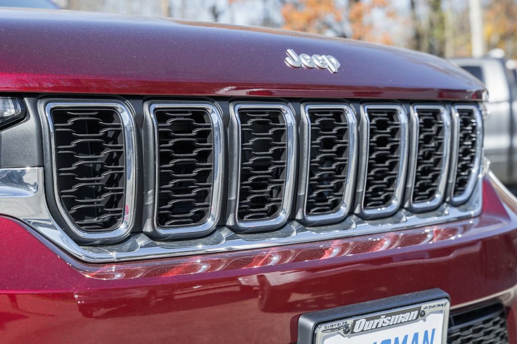 New 2025 Jeep Grand Cherokee Laredo X w/ Luxury Tech Group I image 12