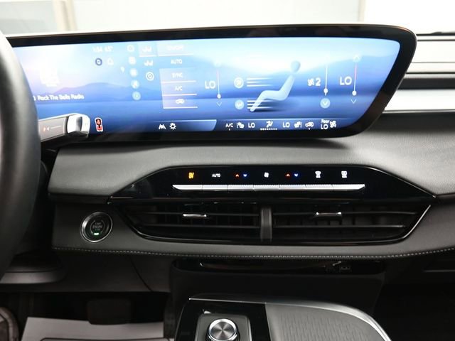 Used 2025 Buick Enclave Sport Touring FWD image 10