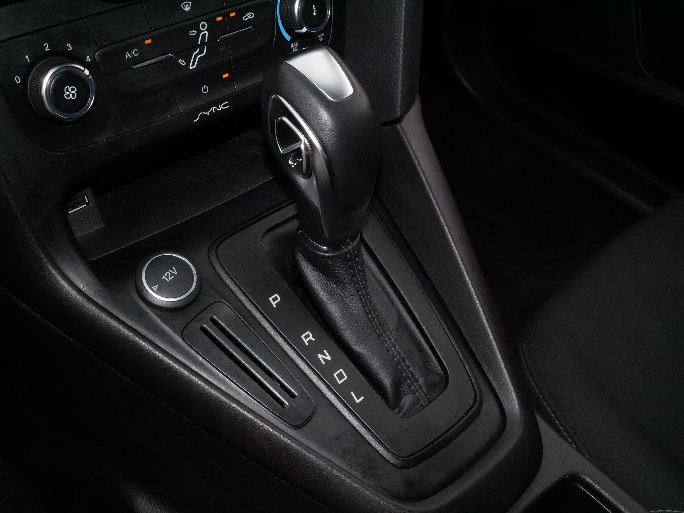 Used 2016 Ford Focus SE FWD image 24