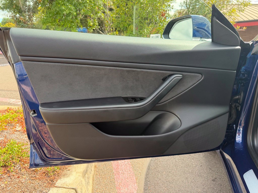 Used 2018 Tesla Model 3 Long Range AWD/4WD image 11