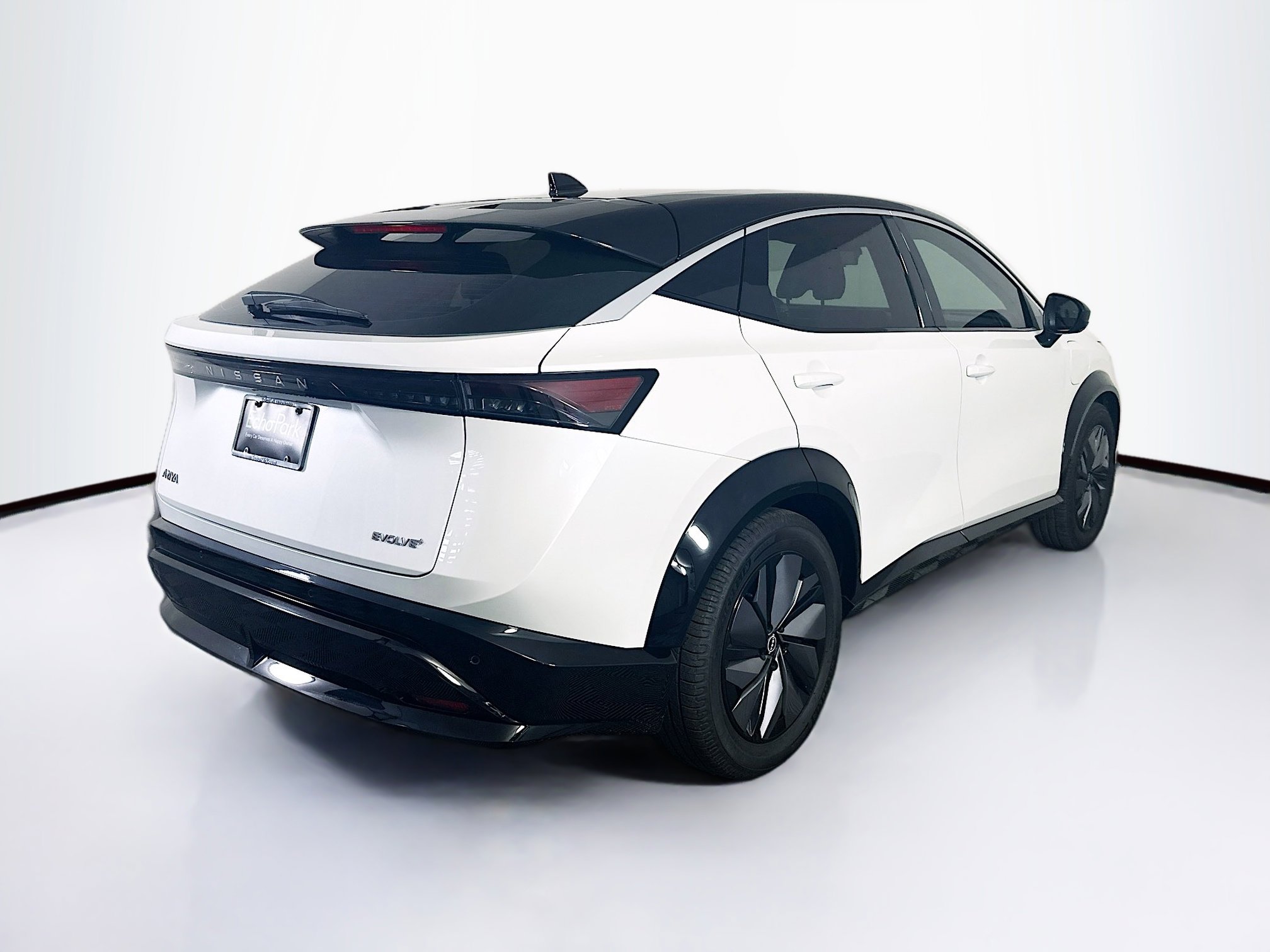 Used 2024 Nissan Ariya FWD image 9