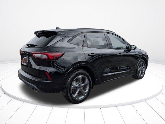 Used 2023 Ford Escape ST-Line w/ Tech Pack #1 FWD image 3