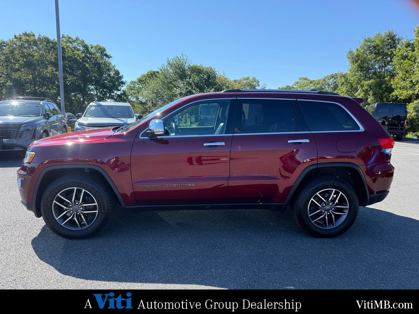Used 2019 Jeep Grand Cherokee Limited AWD/4WD image 5