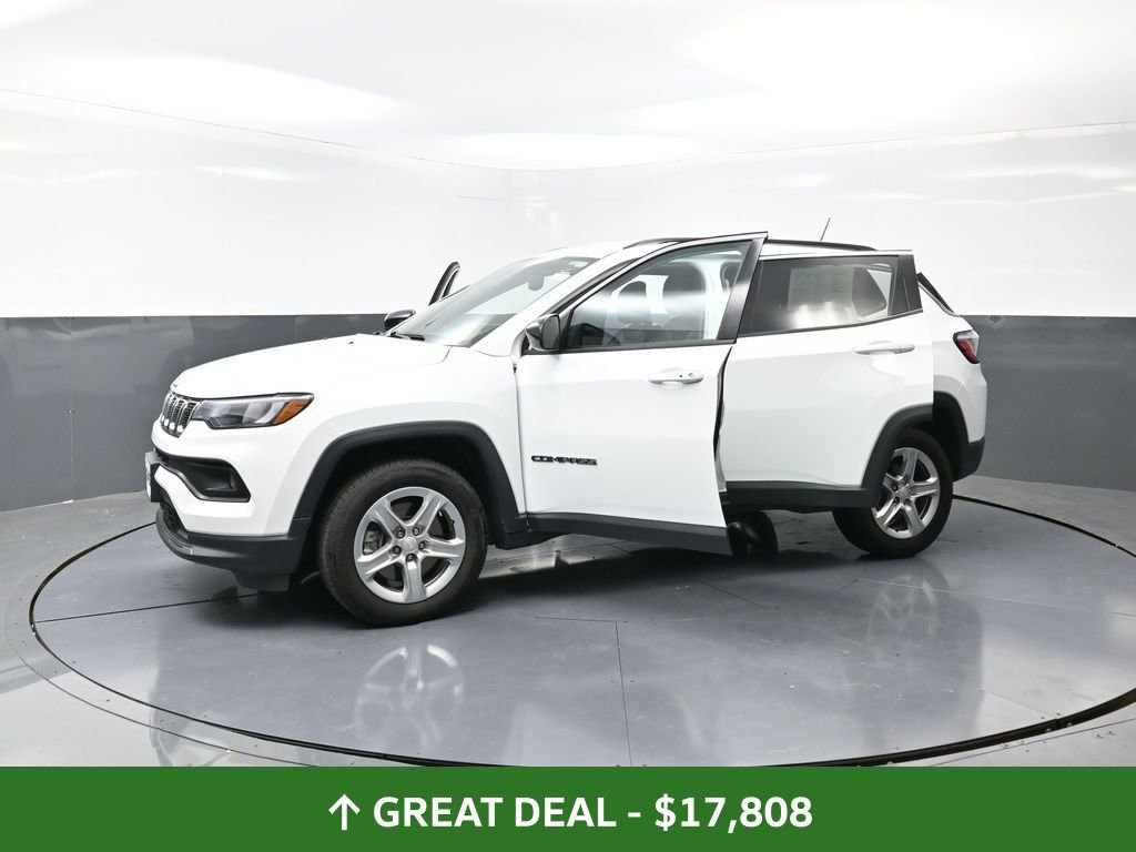 Used 2023 Jeep Compass Latitude image 59