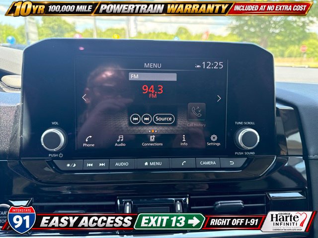 Used 2023 Nissan Pathfinder SV w/ SV Premium Package AWD/4WD image 17
