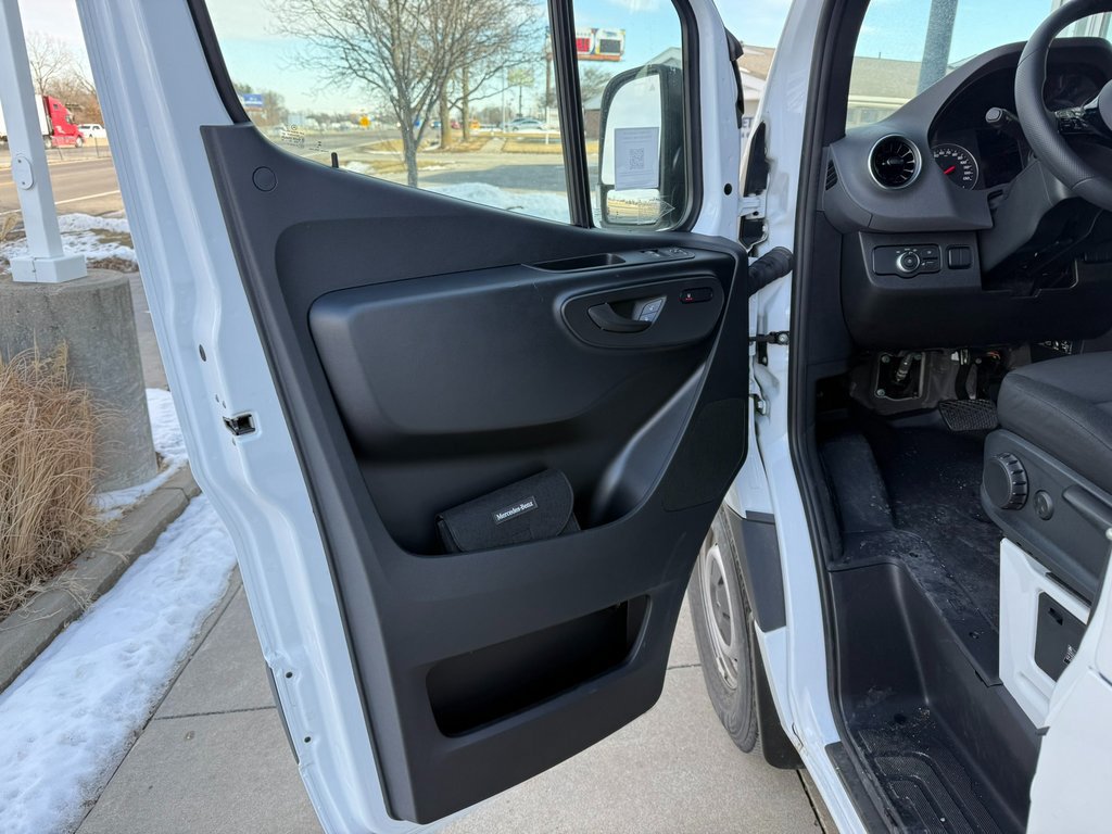 New 2025 Mercedes-Benz Sprinter 2500 image 9