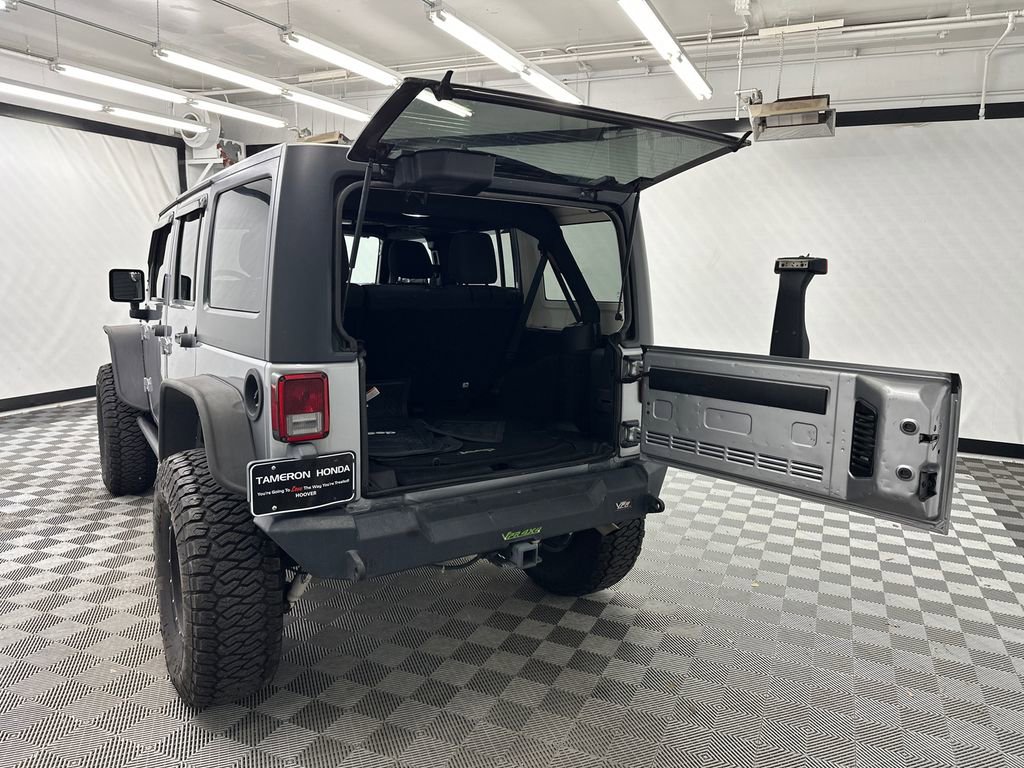 Used 2017 Jeep Wrangler Unlimited Sport w/ Connectivity Group AWD/4WD image 18