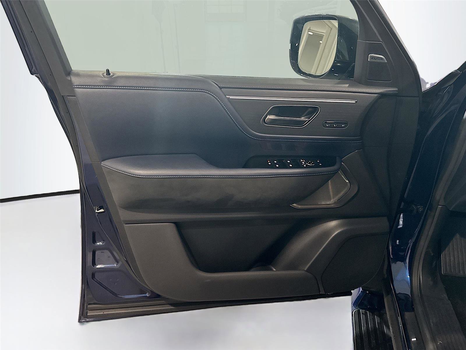 Used 2026 INFINITI QX80 Luxe image 9