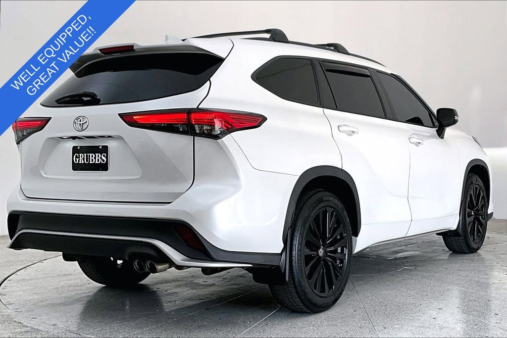 Used 2023 Toyota Highlander XSE image 2