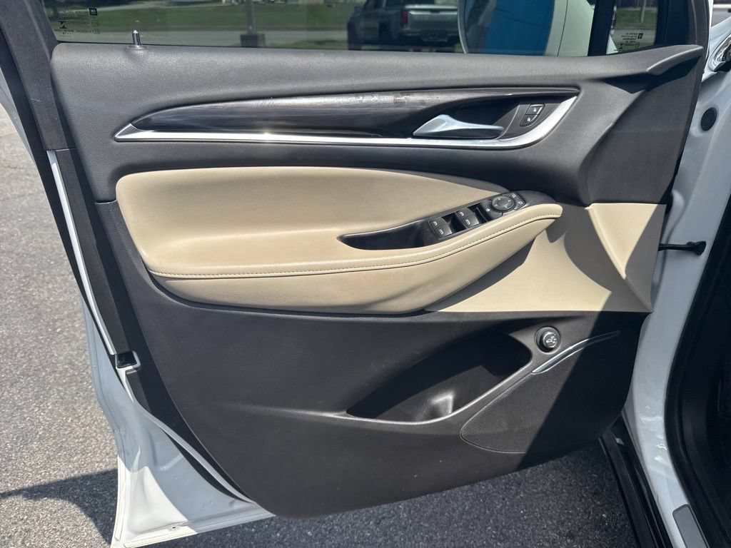 Used 2019 Buick Enclave Essence FWD image 19