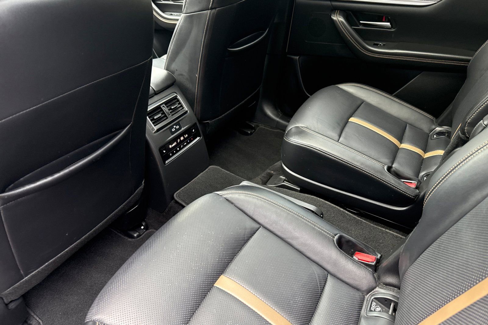 Certified 2024 MAZDA CX-90 Plug-In Hybrid w/ Premium Plus image 14