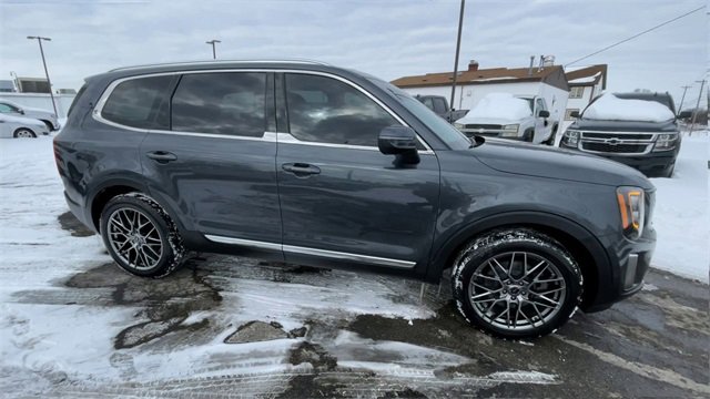 Used 2021 Kia Telluride EX w/ EX Premium Package image 3