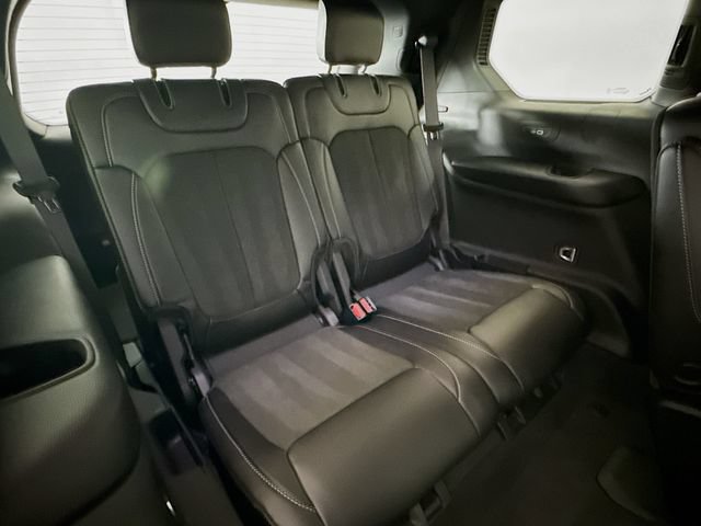 Used 2024 Jeep Grand Cherokee L Altitude AWD/4WD image 27