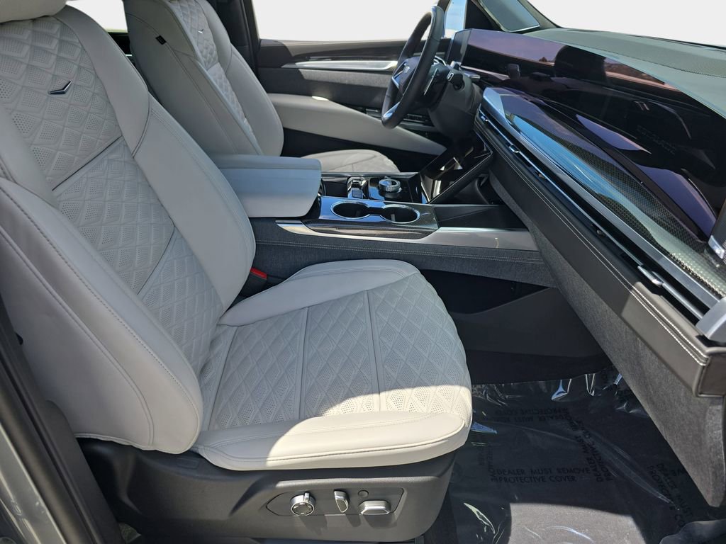 Used 2025 Cadillac Escalade V AWD/4WD image 12