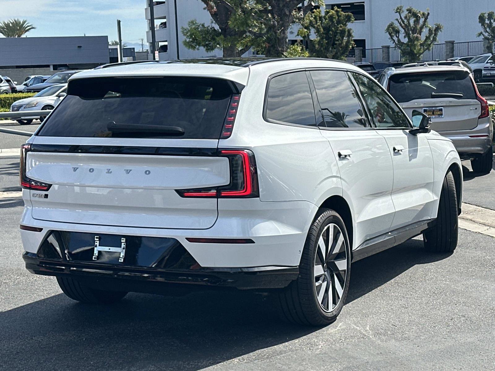 Certified 2025 Volvo EX90 Ultra image 4